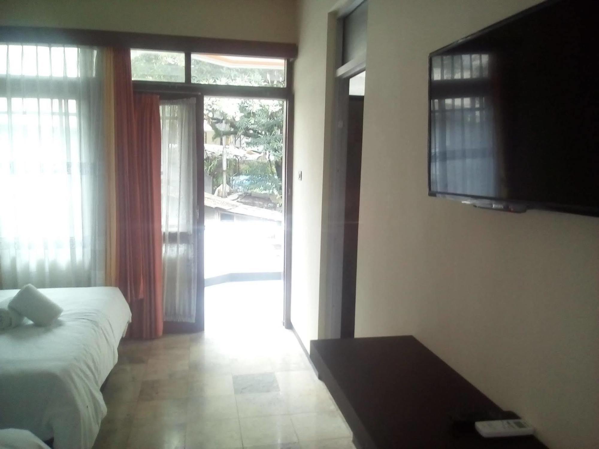 Simply Homy Guest House Pasteur Bandung Ngoại thất bức ảnh